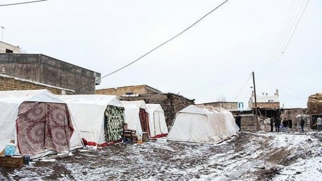 زلزله زدگان را در سرمای زمستان تنها نگذاریم