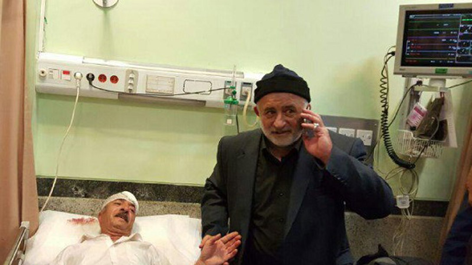 تصادف آقای ''عزیز پورولی'' فعال سرشناس حرکت ملی آزربایجان در جاده اورمیه  و عیادت نماینده اورمیه از ایشان