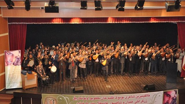 حضور چشمگیر آشیق‌های استان همدان در مراسم چهلم زلیم خان یعقوب - تصاویر