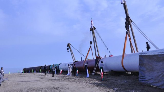 اساتید محیط زیست کشور با انتقال آب دریای خزر به سمنان مخالفت کردند