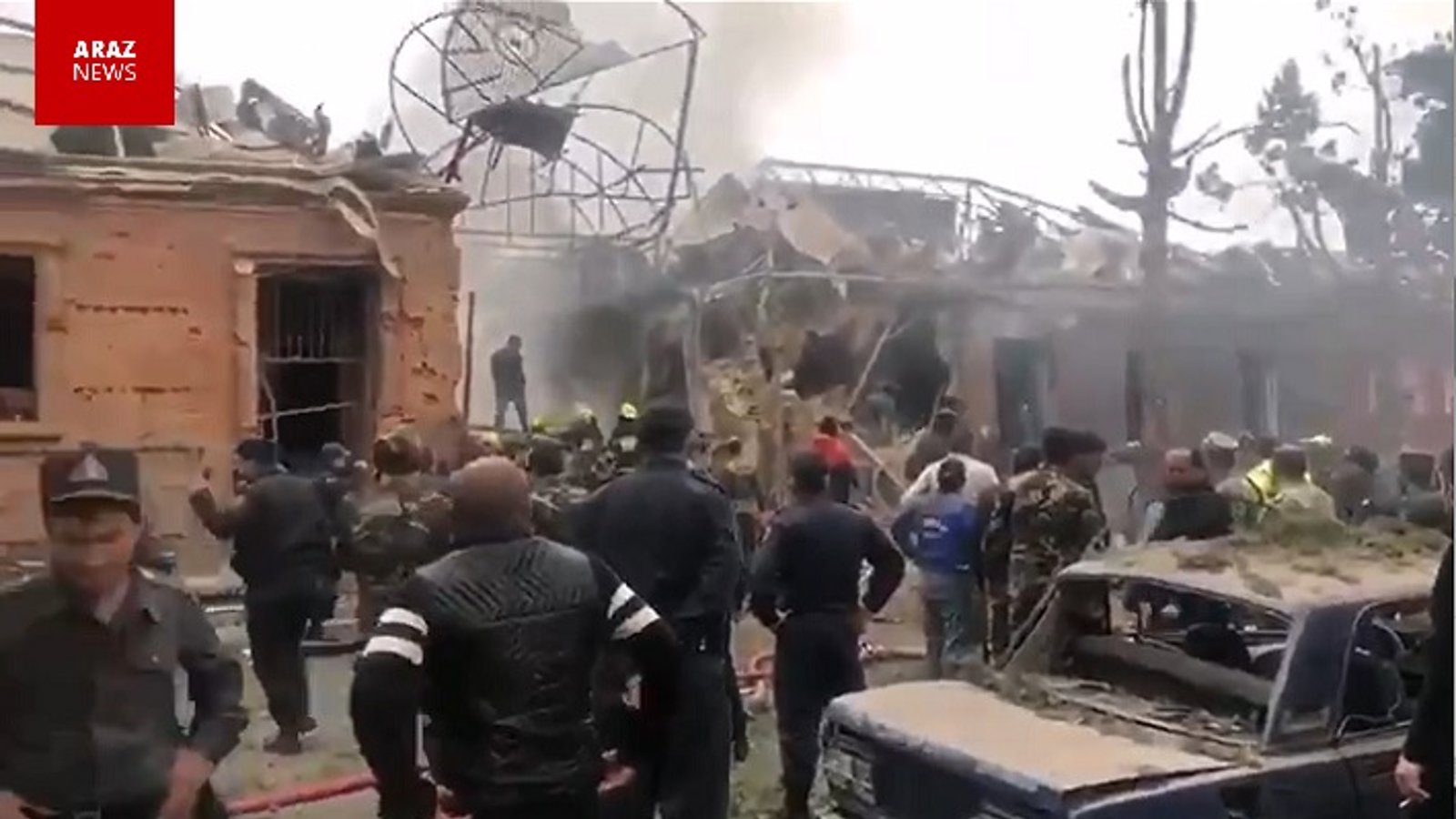 ارمنستان اشغالگر مناطق مسکونی گنجه را بمباران کرد / آزربایجان پاسخ داد، رهبر خودخوانده قاراباغ مجروح شد