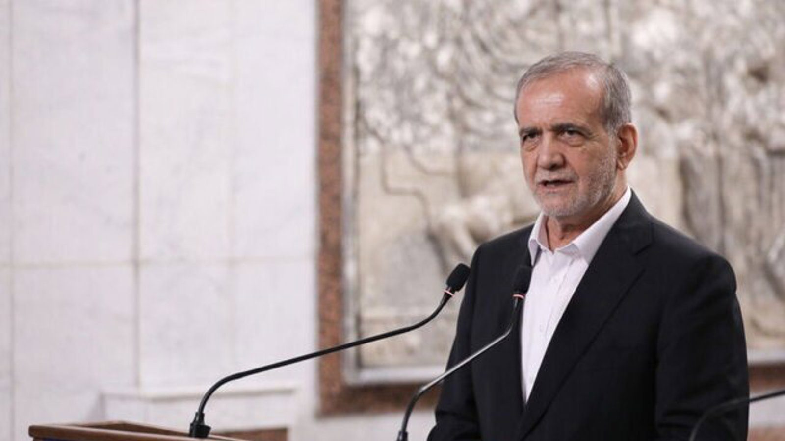 ارضای بی‌پایان ایرانشهری‌ها از تکرار کلیشه «شعر فارسی، هویت ایرانی»