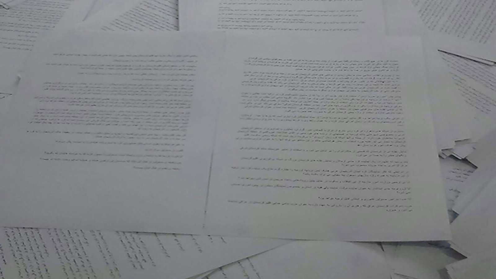 توزیع هزاران شبنامه بر علیه تروریسم کردی در خوی / مردم بیدار و مسئولان پاسخگو باشند