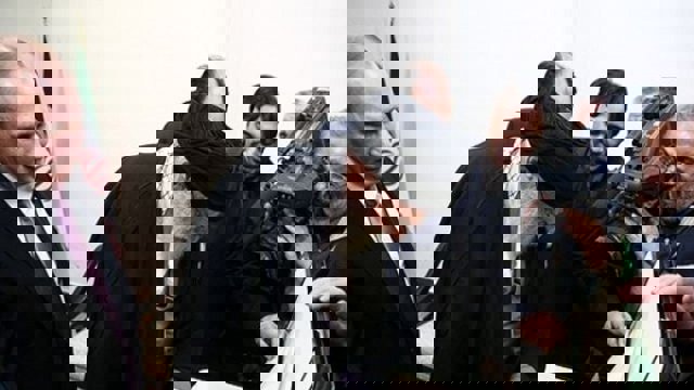 قرآن اهدائی پوتین به خامنه ای تقلبی از آب در آمد