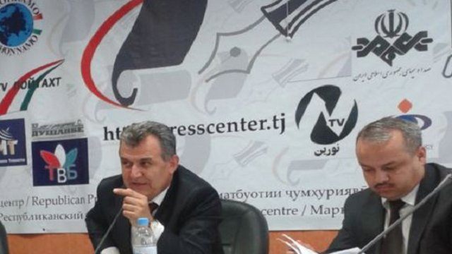 وزیر معارف و علوم تاجیکستان: دانشجویان تاجیک در ایران جذب گروههای افراطی می شوند