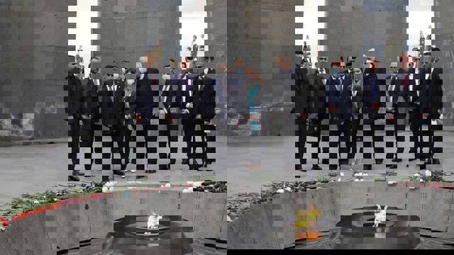 دیدار وزیر دفاع عراق از بنای یادبود به اصطلاح «نسل کشی ارامنه»!