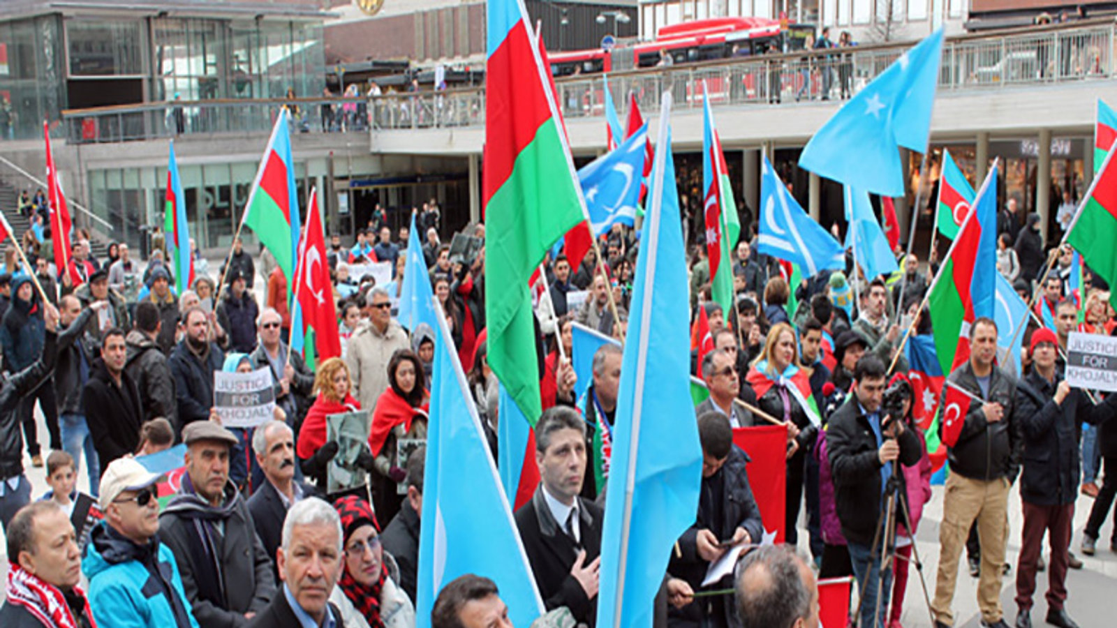 راهپیمایی در استکهلم برای حمایت از آزربایجان در مناقشه قره باغ