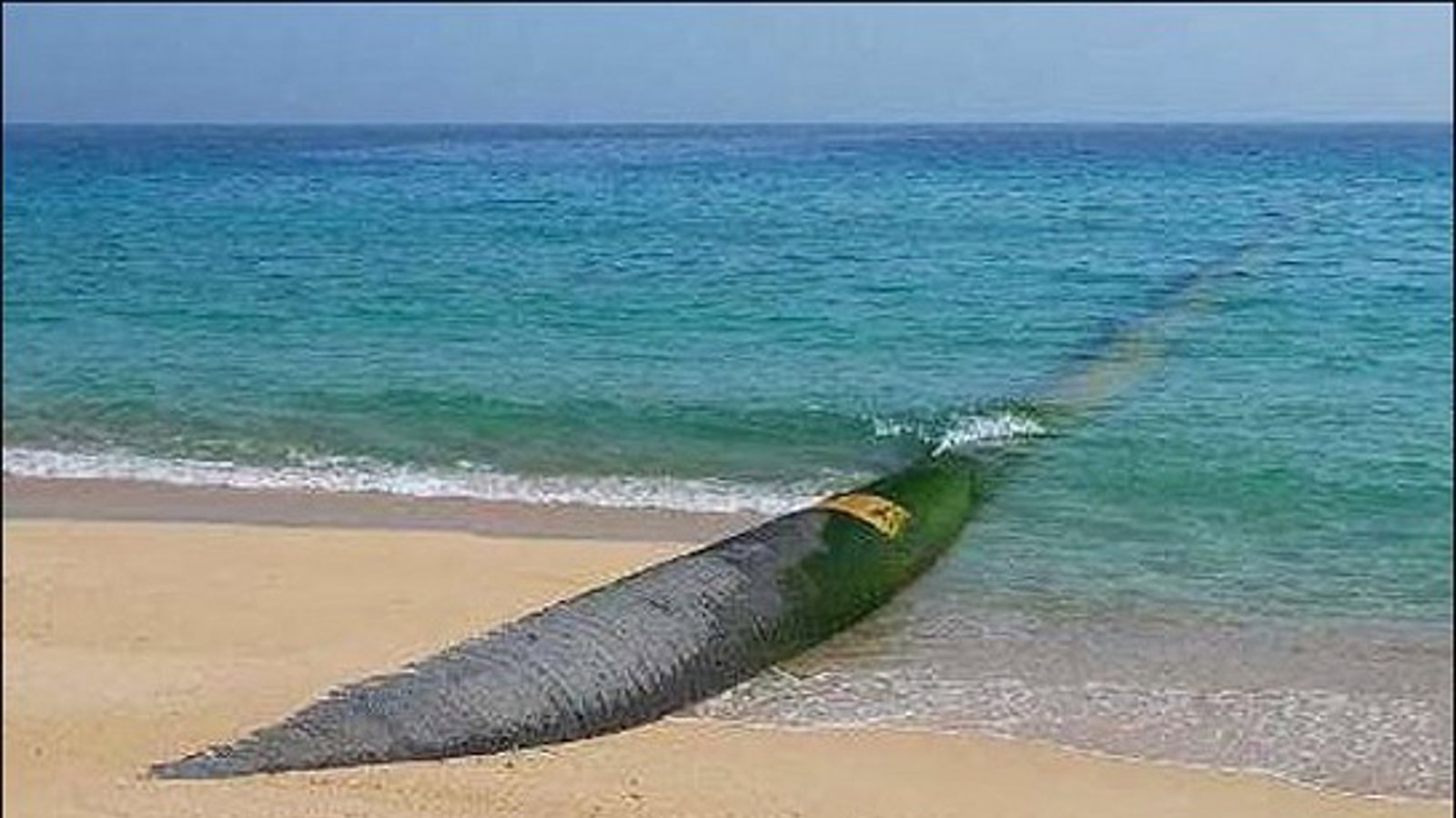 دهن کجی ایران به آزربایجان: انتقال آب خزر به استان های فارس نشین مرکزی