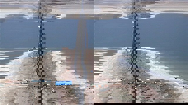 پل میانگذر دریاچه اورمیه سدی در میان دریاچه