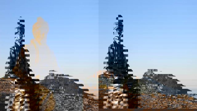 نصب مجسمه فردوسی در گردنه حیران