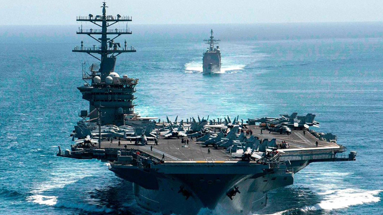 ناو هواپیمابر ایالات متحده در خلیج می‌ماند