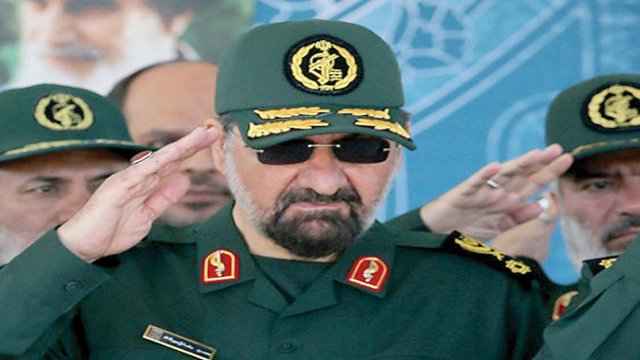 محسن رضایی نسبت به خطر فروپاشی جمهوری اسلامی هشدار داد