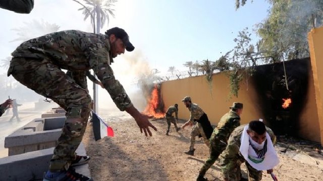 نیروهای وابسته به رژیم ایران به سفارت آمریکا در عراق حمله کردند