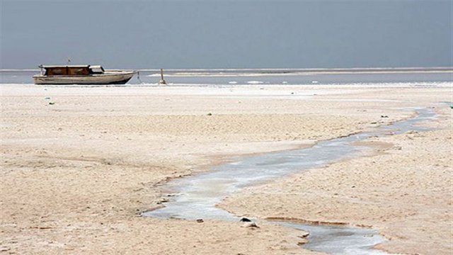 دانشیار دانشگاه اورمیه: دریاچه اورمیه سال۹۶ خشک می شود