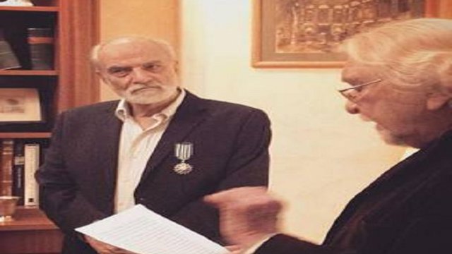 دریافت نشان شوالیه فرانسه توسط آیدین آغداشلو، نقاش آزربایجانی