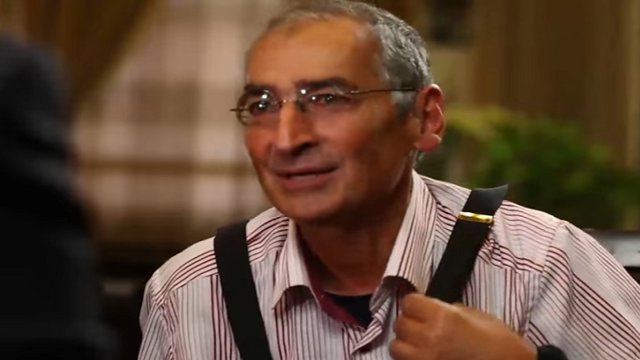 توهین شنیع صادق زیبا کلام به زنان تورک قشقایی  + فیلم