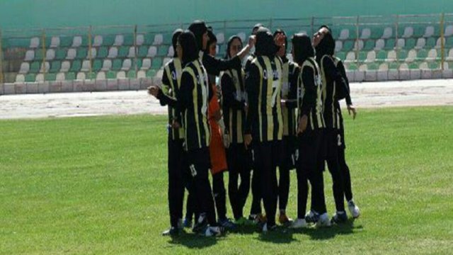 تیم فوتبال زنان تورک‌های قشقایی به لیگ برتر کشور راه یافت