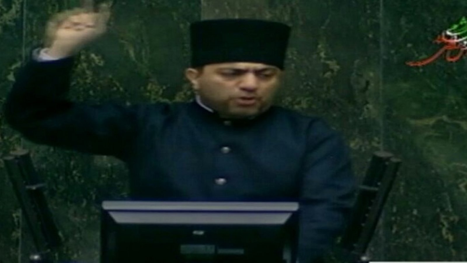 حضور نماینده اورمیه در مجلس با لباس ملی آزربایجانی