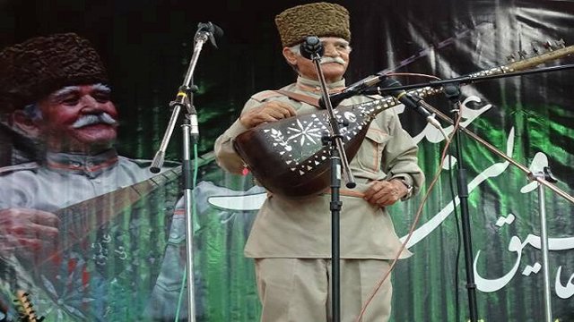 بزرگداشت پنجاهمین سال فعالیتهای هنری آشیق ولی عبدی در اهر+ تصاویر