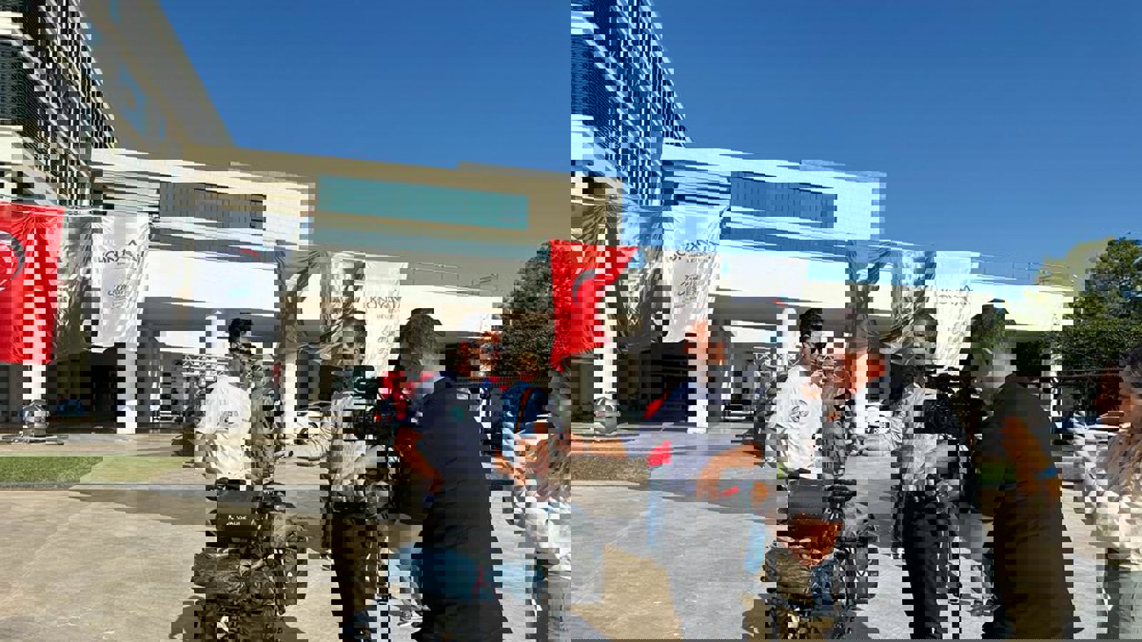 دانشجوی اهل آزربایجان‌جنوبی مسافت آنتالیا تا آنکارا را رکاب می‌زند