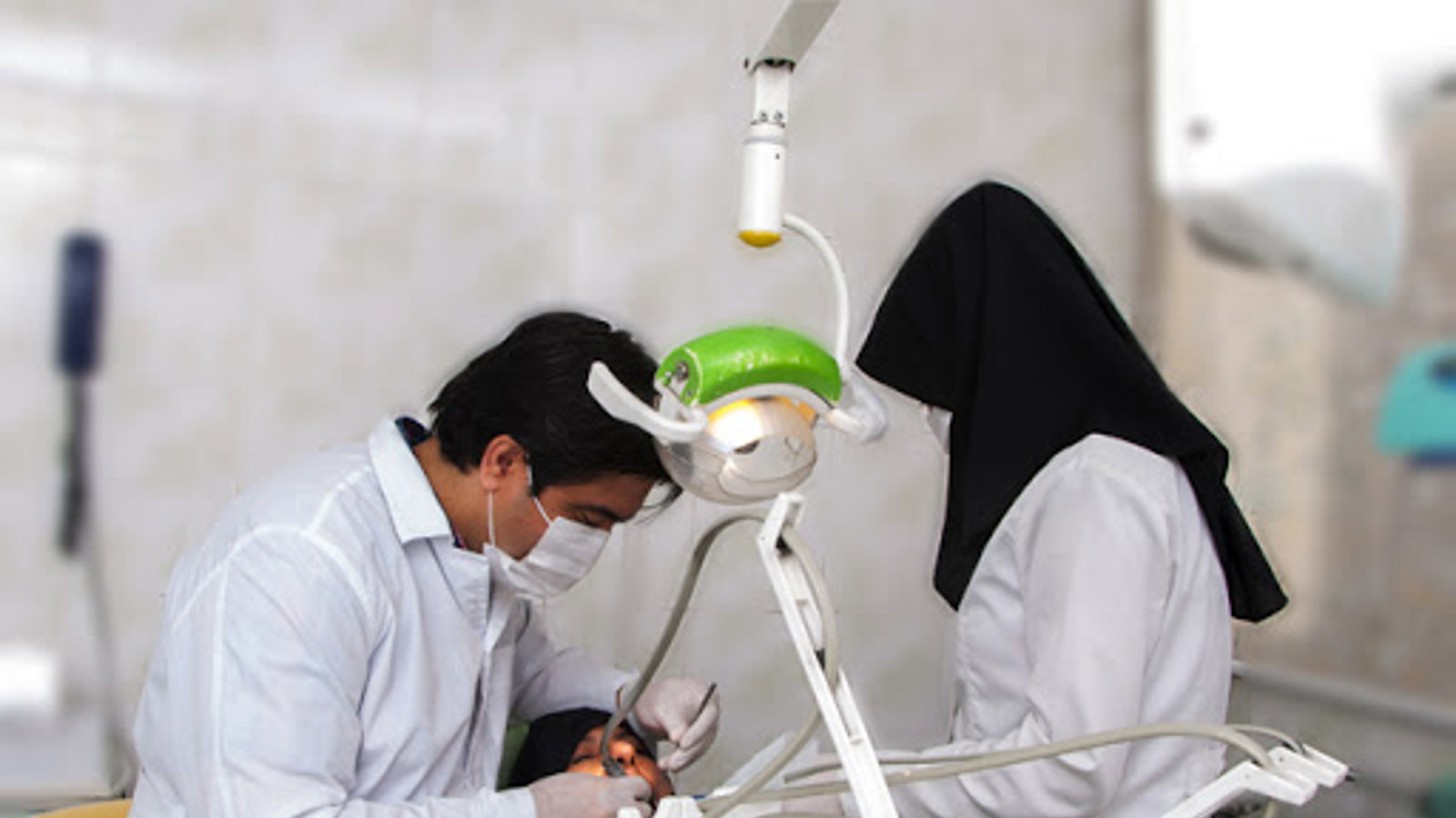 رضایت شوهر برای آزمون دستیاری دندانپزشکی الزامی شد