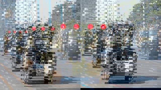 آغاز مانور ارتش آزربایجان در جبهه قره‌باغ همزمان با آغاز مذاکرات سه جانبه