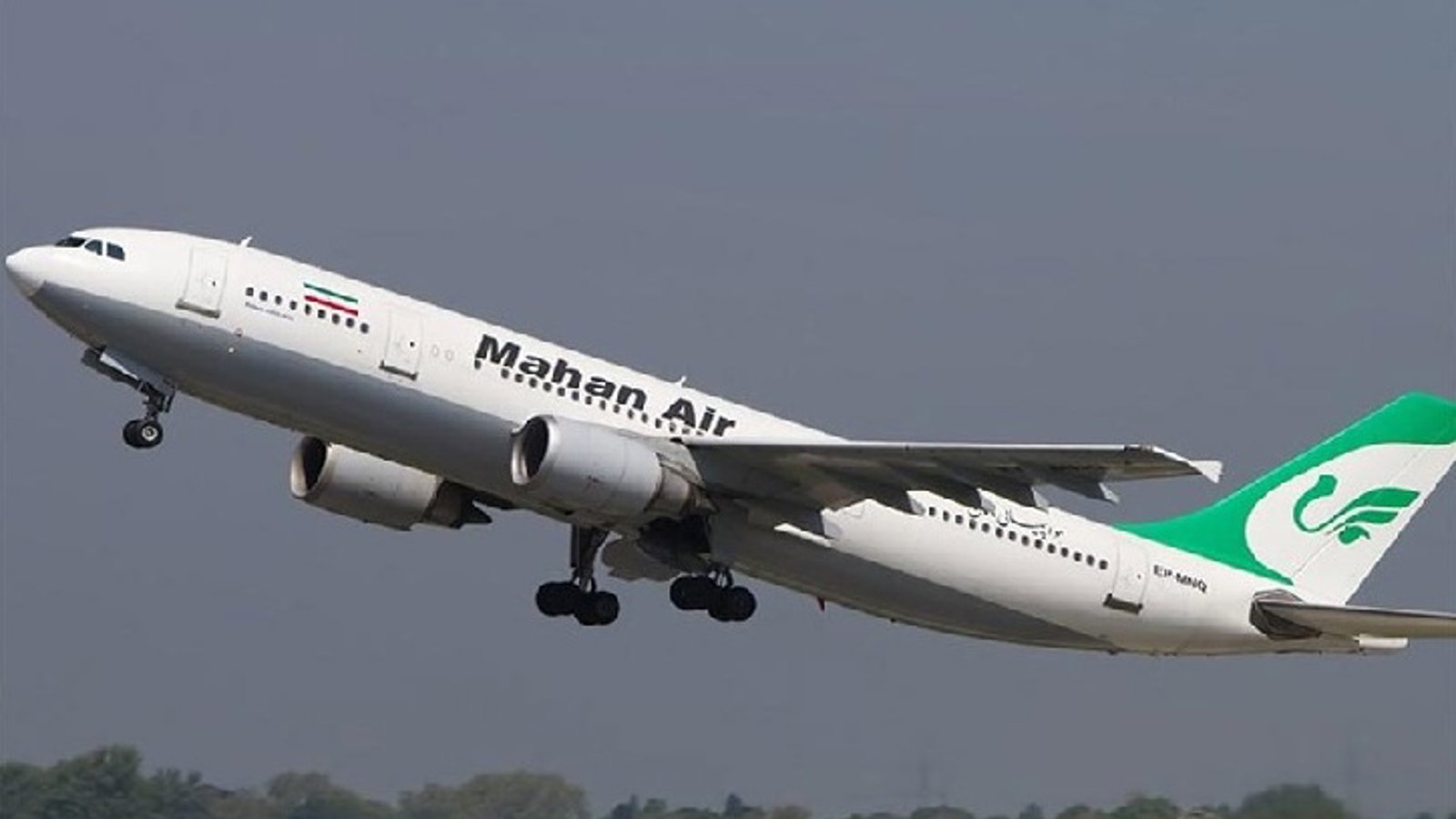 نماینده شیراز: سازمان هواپیمایی و ماهان متهم ردیف اول ورود کرونا هستند