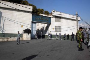 تهدید قوه قضائیه به محاکمه زندانیان اعتصاب کننده
