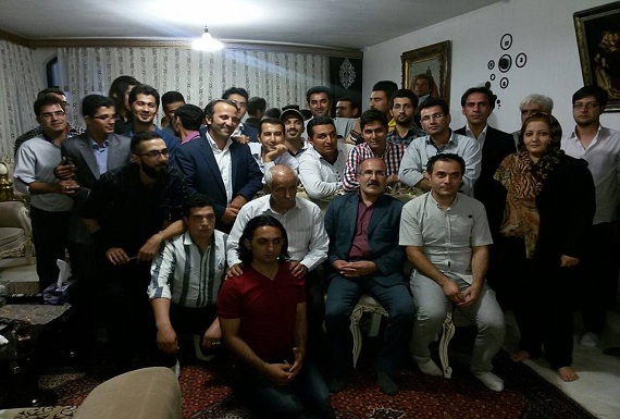 دیدار جمعی از فعالین ملی-مدنی آزربایجان با خانواده عباس لسانی در اردبیل + تصاویر