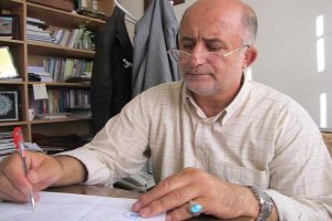 درگیری قاضی‌پور با یک خبرنگار در مجلس بر سر «فراکسیون مناطق تورک‌نشین»