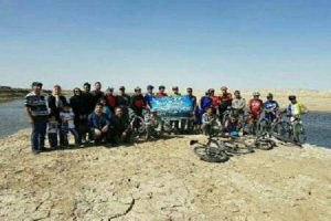 دوچرخه سواران میاندوآبی حاشیه دریاچه اورمیه را رکاب زدند