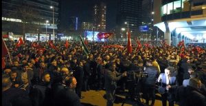 بحران در روابط تورکیه-هلند؛ خیابانهای هلند مملو از معترضین تورک ساکن در اروپا