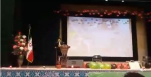 دانشجوی تورک آزربایجانی در دانشگاه اورمیه پان فارسیسم را در ایران به چالش کشاند (ویدئو)