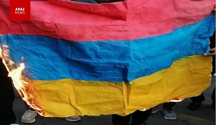 تجمع کنان در تبریز پرچم ارمنستان اشغالگر را به آتش کشیدند / معترضان خواهان بسته شدن مرز نوردوز شدند