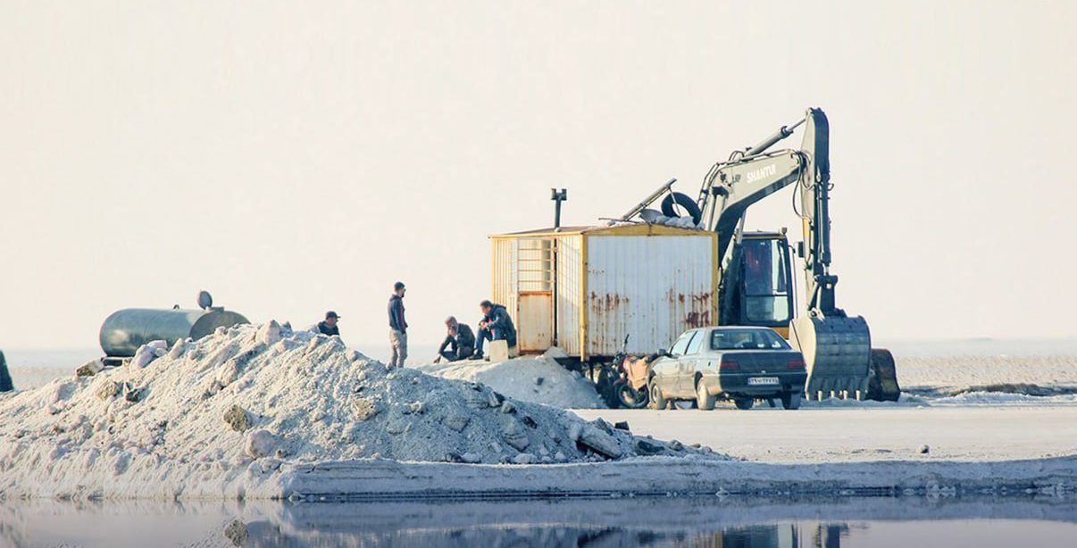 سهم روس‌ها و چینی‌ها از معادن آذربایجان؛ آیا دریاچه اورمیه را برای استخراج مواد معدنی خشک کردند؟