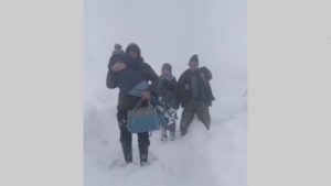 علی‌رغم گذشت بیش از یک هفته از بارش برف در آزربایجان، راه ارتباطی روستاهای تابعه...