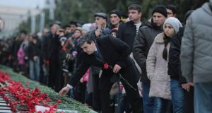 ده‌ها هزار نفر به کشته‌شدگان ۲۰ یانوار ادعای احترام کردند+تصاویر