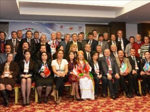 تورک دونیاسی قزئته‌چی‌لری اسکیشهیر بیلدیرگه‌سی: ایراندا یاشایان تورک‌لرین دموکراتیک حاق و آزادلیق‌لاری قورونما‌لی