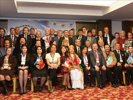 تورک دونیاسی قزئته‌چی‌لری اسکیشهیر بیلدیرگه‌سی: ایراندا یاشایان تورک‌لرین دموکراتیک حاق و آزادلیق‌لاری قورونما‌لی