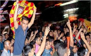 با قهرمانی تیم فوتبال فولاد، شعار “الشعب یرید اسقاط النظام” در اهواز سرداده شد