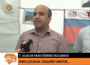 گزارش “اَرجی یئس تی وی” از گردهمایی دانشجویی در شهر کایسری و غرفه ی آزربایجان...