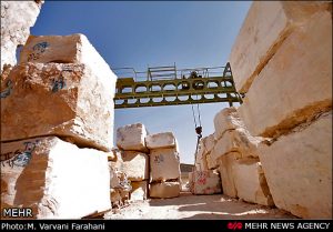 رئیس سابق سازمان صنعت و معدن: خروج خام مواد معدنی ضربات جبران ناپذیری بر پیکره...