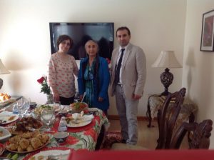 گونئیلی فعاللار “آنا گونو” موناسبتی ایله دوغو تورکیستان رهبری “ربیعه قدیر”-له گوروشوبلر