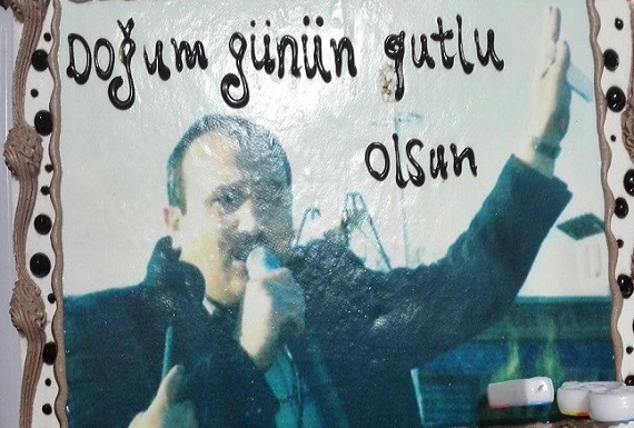 دیدار جمعی از فعالین ملی-مدنی آزربایجان با خانواده آقای عباس لسانی به مناسبت سالروز تولد ایشان+تصاویر