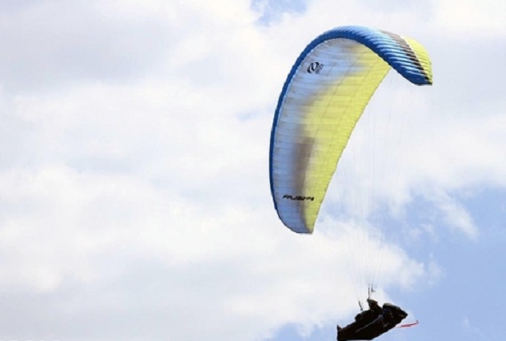 مسابقات پاراگلایدر در اردبیل + تصاویر
