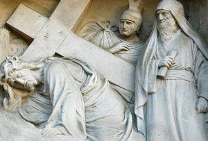 چاپلوسان دربار ولایت فقیه یا کشیش‌هایی که بهشت را می‌فروشند!