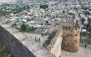افراد مسلح در مناطق آزربایجانی نشین داغستان در قفقاز شمالی به روی گردشگران آتش گشودند
