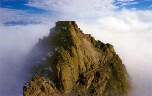 حذف ”بابک” قهرمان ملی تورکان آزربایجان از کتاب های درسی مدارس ایران