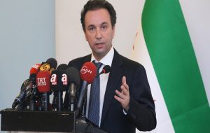 رئیس ائتلاف ملی سوریه: ادعاهای روسیه درباره خرید نفت داعش توسط ترکیه “بسیار مسخره” و...