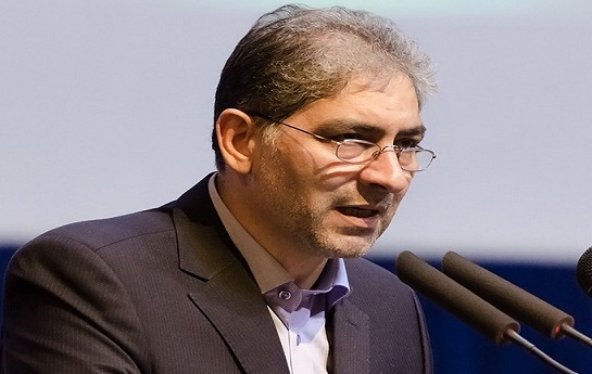 استاندار آزربایجان شرقی: زبان آذری همچون دریاچه اورمیه در حال از بین رفتن است!